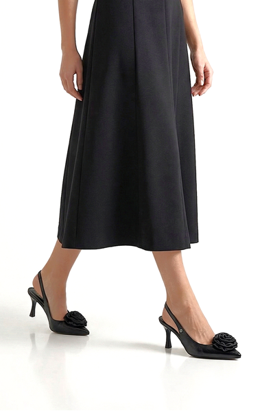 Rosalind Esnek Yumuşak Kaymaz Taban (8 cm) Siyah Rugan El Yapımı Gül Detaylı  Kadın Topuklu Terlik