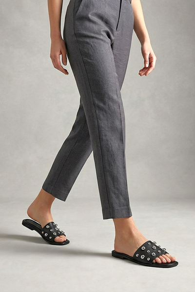 May Kadın Gümüş Zımba Toka Detaylı Siyah Cilt Terlik