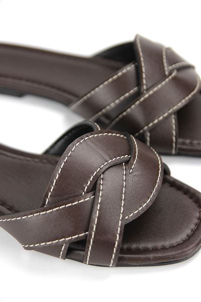 Diane Kadın Çapraz Geçme Dikişli Kahve Cilt Terlik