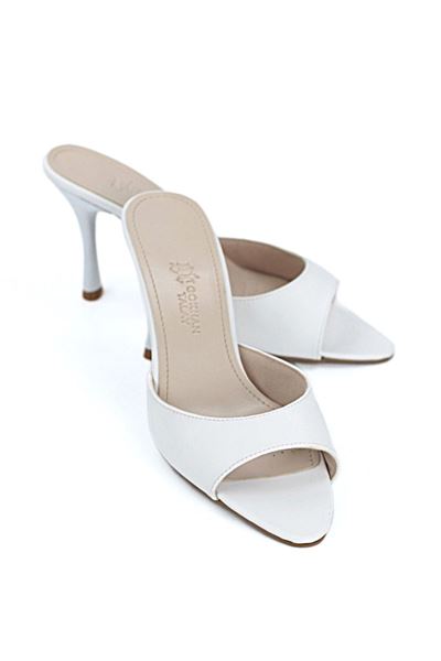 Zafira Esnek Yumuşak Kaymaz Taban (8 cm) Beyaz Cilt Kadın Topuklu Terlik