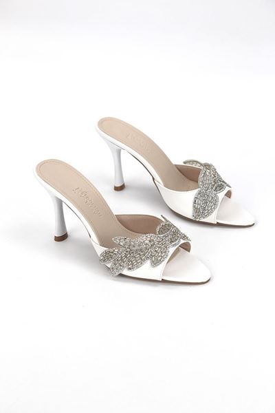 Melantha Esnek Yumuşak Kaymaz Taban (8 cm) Beyaz Cilt Taşlı Yaprak Detaylı Kadın Topuklu Terlik