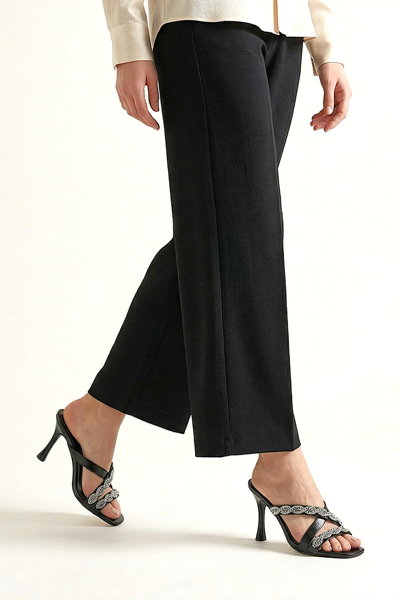 Velmora Esnek Yumuşak Kaymaz Taban (8 cm) Siyah Rugan  Çapraz Çift Sıra Burgu Gümüş Taş Kadın Topuklu Terlik