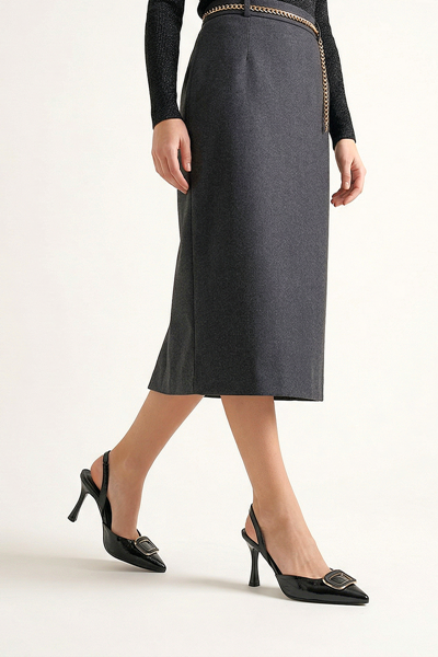 Terya  Esnek Kaymaz Taban Siyah Rugan Orta Topuklu (8 cm) Kemik Toka Detaylı Topuklu Ayakkabı