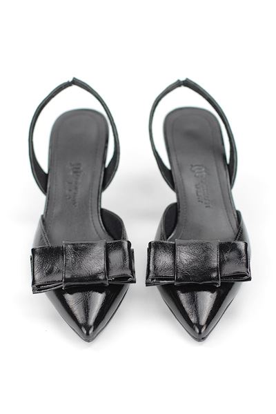 Lavia Esnek Kaymaz Taban Siyah Rugan (4 cm) Köşe Fiyonk Toka Detaylı Kadın Topuklu Ayakkabı