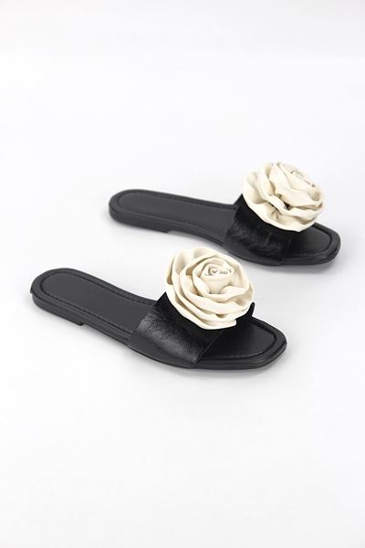 Velrosa Siyah Rugan El Yapımı Beyaz Gül Detaylı Kadın Terlik