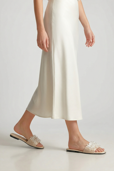 Florelle Bej Cilt El Yapımı  Şeffaf Yaprak Boncuk Detaylı Kadın Terlik