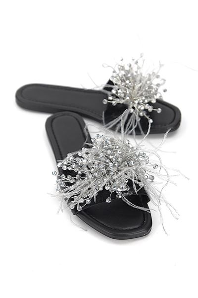 Paloma Siyah Rugan El Yapımı Tüylü Boncuk Taş Detaylı Kadın Terlik