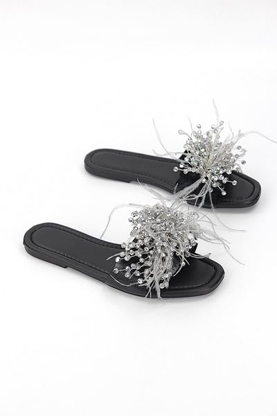 Paloma Siyah Rugan El Yapımı Tüylü Boncuk Taş Detaylı Kadın Terlik