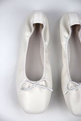 Uliana Kadın Köşeli Burun Fiyonklu Esnek Taban Katlanabilir Beyaz Babet Ayakkabı