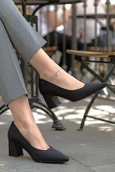 Zaneta Esnek Yumuşak Kaymaz Taban (4 cm) Kadın Kalın Topuk  Siyah Süet Ayakkabı