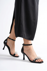 Pearl Esnek Yumuşak Kaymaz Taban (4 cm) Siyah Rugan El Yapımı Şeffaf Boncuk Detaylı Kadın Topuklu Ayakkabı