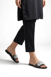 Florelle Siyah Rugan El Yapımı  Şeffaf Yaprak Boncuk Detaylı Kadın Terlik