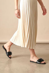 Jumana Siyah Rugan El Yapımı Boncuk Detaylı Kadın Terlik